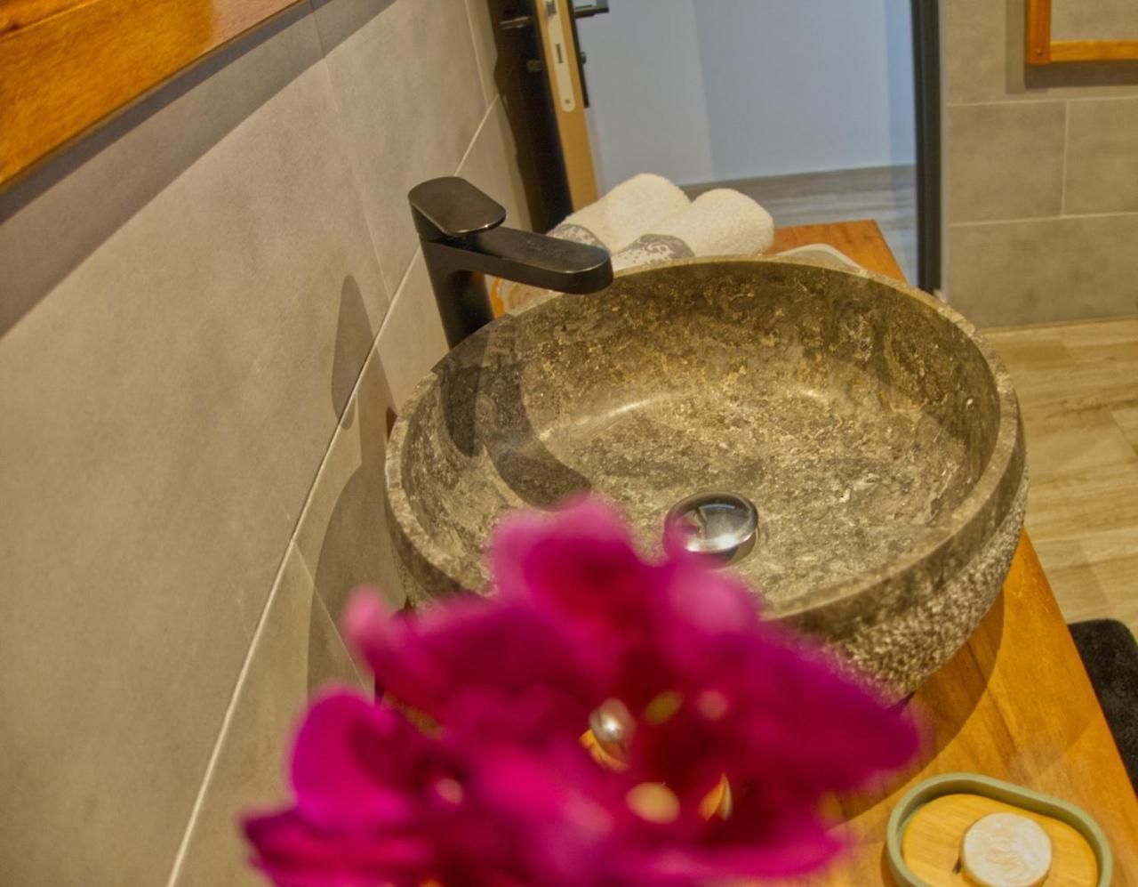 Ka Hema - Maison Entiere Avec Jacuzzi Et Vue Sur Mer Saint-Joseph Kültér fotó